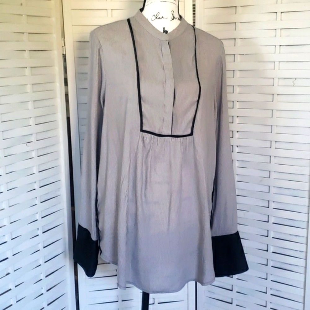 Free People gray and black tiny stripes long cuff sleeves press buttons shirt L